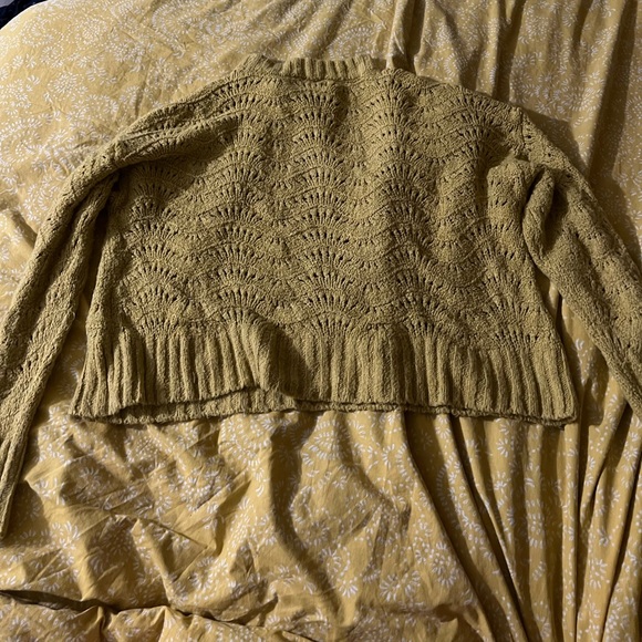 American Eagle - knit mustard yellow sweater - Picture 2 of 2